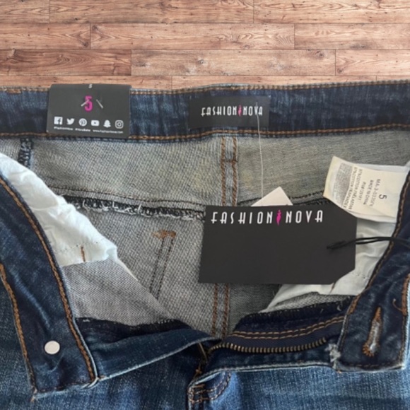 FASHION NOVA MEDIUM WASH JEANS - Picture 8 of 12